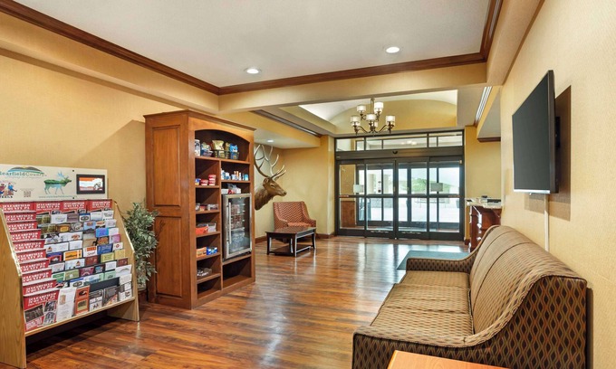 Clearfield Hotel | Top-Rated Stay at Best Western Plus Clearfield with Spa & Pool
