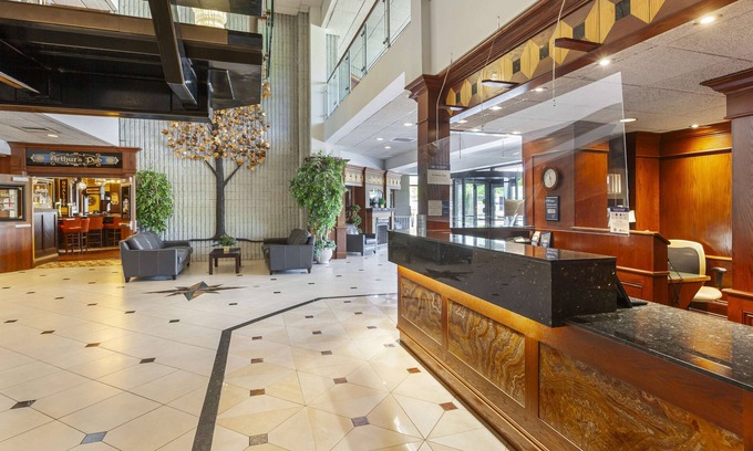 Cobourg Hotel | Guest Rated: Best Western Plus Cobourg Inn & Convention Centre