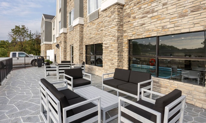 Columbia Hotel | Discover Best Western Plus Columbia Inn with Pool & Spa