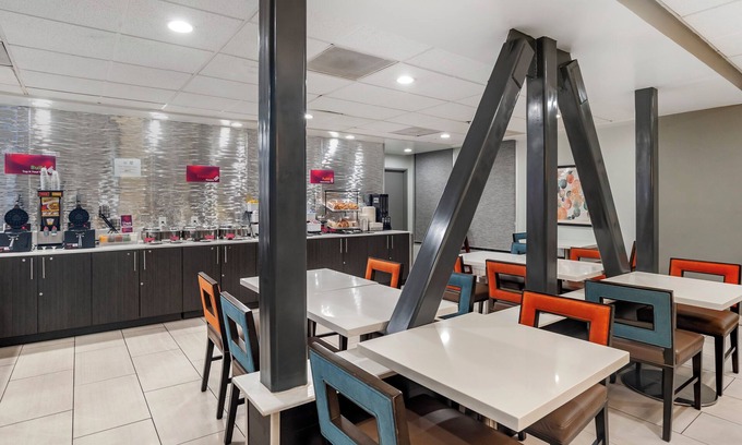 Commerce Hotel | Comfortable Stay at Best Western Plus Commerce Hotel