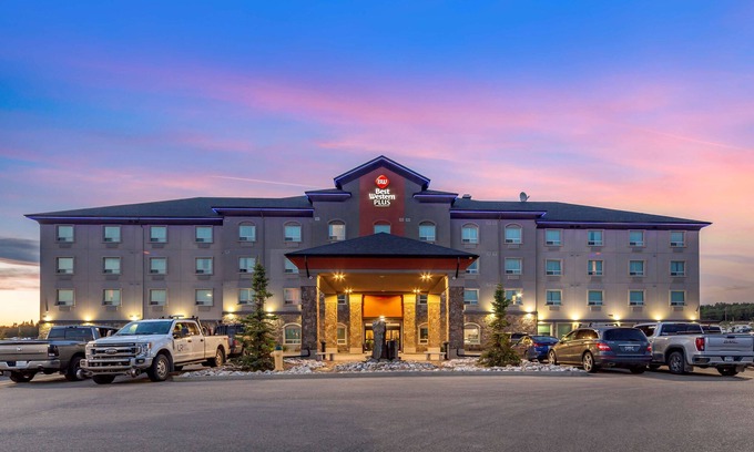 Drayton Valley Hotel | Guest Rated: 9.8 at Best Western Plus Drayton Valley Suites