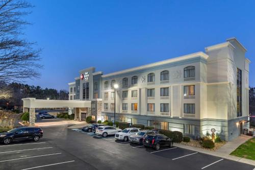 Dalton Hotel | Discover Best Western Plus Dalton Inn: Pet-Friendly Oasis