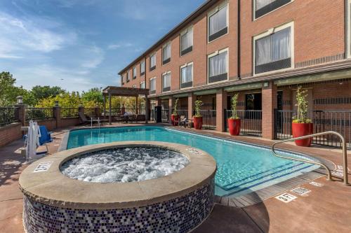 Irving Hotel | Inviting Best Western Plus DFW Airport Suites with Pool & Hot Tub