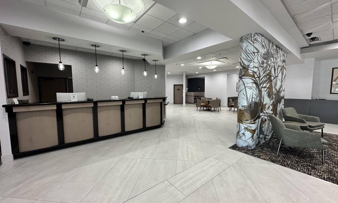 New Tacoma Hotel | Comfort Inn & Suites: Family-Friendly Downtown Tacoma Stay