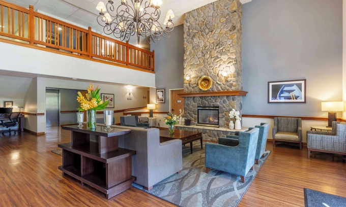 The Bowl of Edmonds Hotel | Guest Rated 9/10 at Best Western Plus Edmonds Harbor Inn