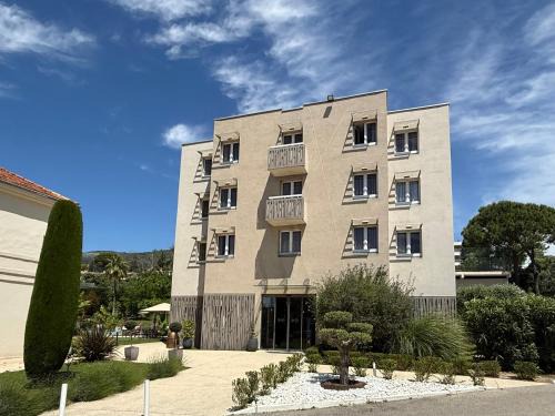 Grasse Hotel | Discover Best Western PLUS Elixir Grasse with Ocean Views