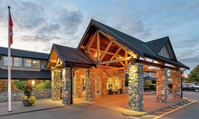 Sidney Hotel | Elevated Comfort at Best Western Plus Emerald Isle Hotel