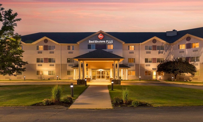 Manchester Hotel | Relax at Best Western Plus Executive Court Inn & Conference Center