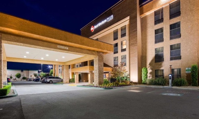Roosevelt Hotel | Comfortable Stay at Best Western Plus Fresno Airport Hotel