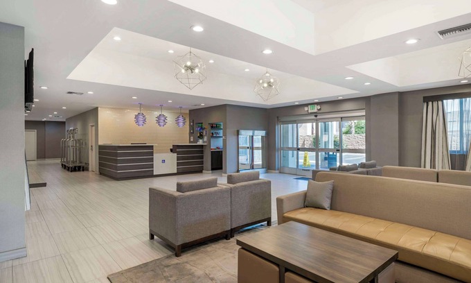 Gardena Hotel | Top-Rated Best Western Plus Gardena Inn & Suites Awaits