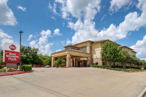Goliad Hotel | Pet-Friendly Comfort at Best Western Plus Goliad Inn & Suites