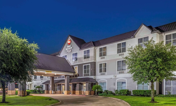 Southeast Houston Hotel | Top-Rated Comfort at Best Western Plus Hobby Airport Inn
