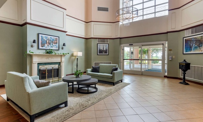 Lexington Hotel | Comfortable Stay at Best Western Plus Inn with Pool & Spa