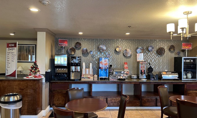 Palmdale Hotel | Discover Comfort at Best Western Plus John Jay Inn & Suites