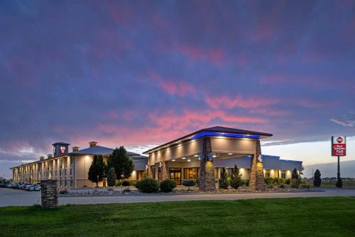 Kearney Hotel | Charming Stay at Best Western Plus Mid Nebraska Inn & Suites