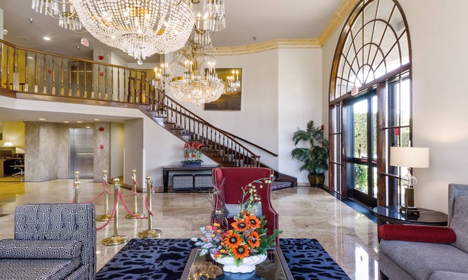 Santa Ana Heights Hotel | Comfortable Stay at Best Western Plus Newport Mesa Inn