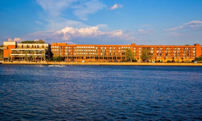 Oswego Hotel | Oceanfront Retreat: Best Western Plus Oswego Hotel