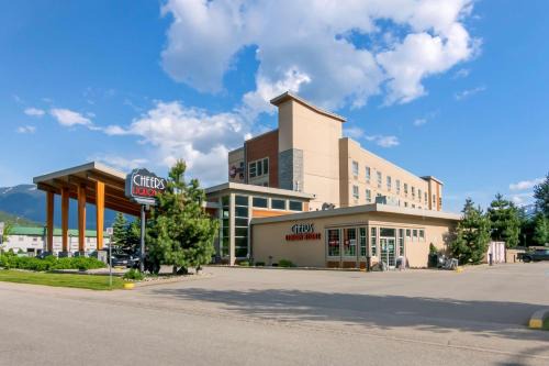 Revelstoke Hotel | Pet-Friendly Getaway at Best Western Plus Revelstoke