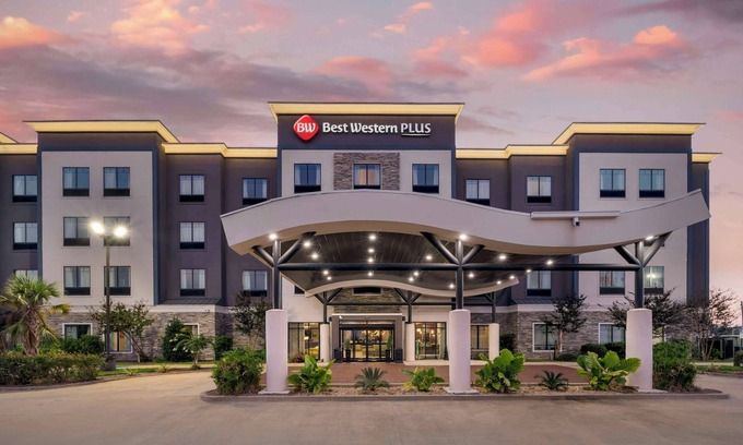 Ruston Hotel | Top-Rated Best Western PLUS Ruston Hotel with Pool & Spa