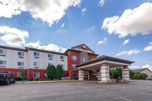 Sparta Hotel | Pet-Friendly Getaway at Best Western PLUS Sparta Trail Lodge