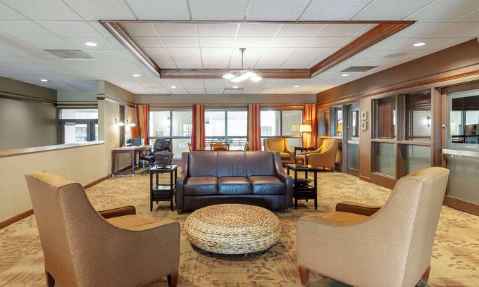 Quad Cities Hotel | Elegant Stay at Best Western Plus Steeplegate Inn