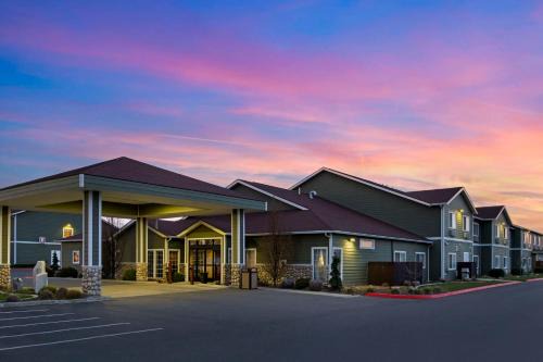 Prosser Hotel | Pet-Friendly Retreat at Best Western Plus The Inn at Horse Heaven