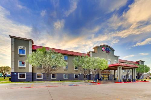 Wichita Falls Hotel | Comfortable Stay at Best Western PLUS University Inn & Suites