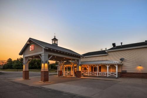 Ames Hotel | Inviting Best Western Plus University Park Inn & Suites