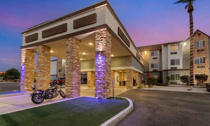 Fortuna Foothills Hotel | Guest Favorite: Best Western Plus Yuma Foothills Inn & Suites