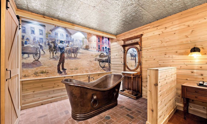 Walnut Street Hotel | Explore Best Western Route 66 Rail Haven with Pool & Spa