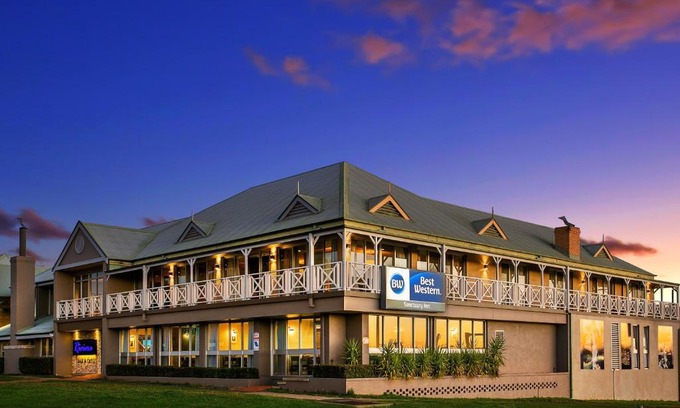 Tamworth Hotel | Oceanfront Retreat at Best Western Sanctuary Inn