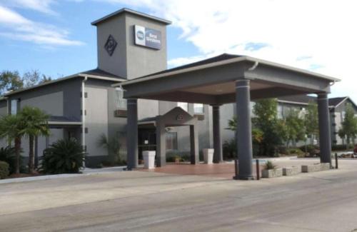 Zachary Hotel | Pet-Friendly Paradise at Best Western Zachary Inn