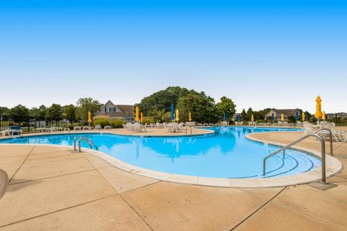 Ocean View Apartment | Enjoy Family-Friendly Fun at Bethany Bay Harbor Dr