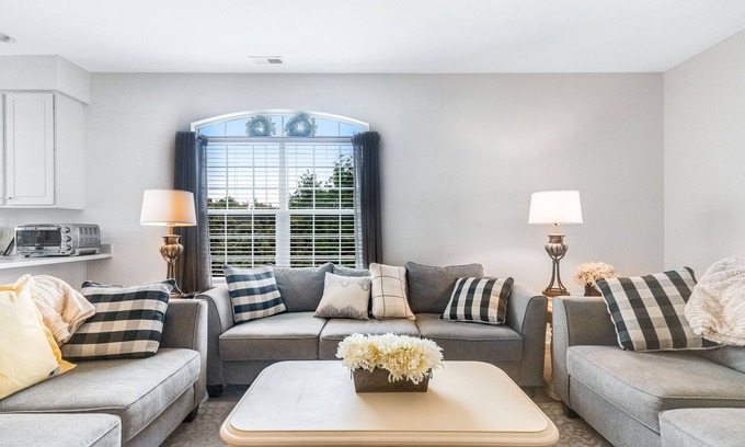 Frankford House | Experience Bethany Breeze: Top-Rated Townhouse with Pool