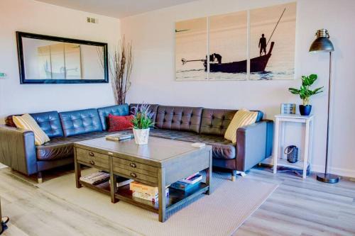 Ocean View Apartment | Oceanfront Bethany Condo: Pet-Friendly with Pool Access