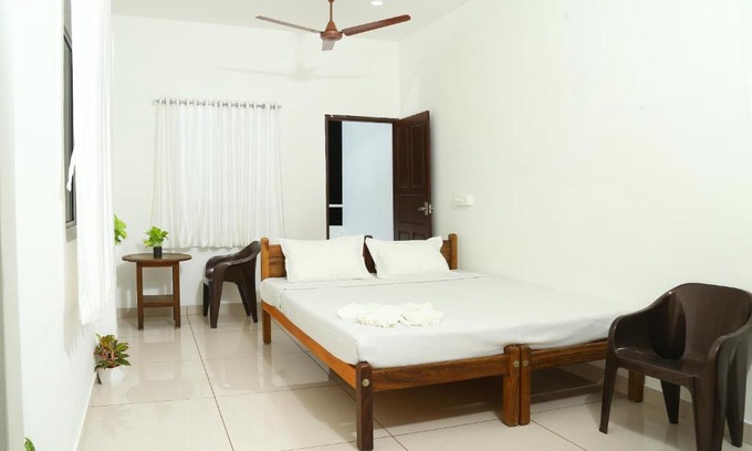 Kochi House | Guest Rated: Bethesda Inn with Pet and Child Friendly Amenities