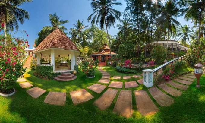 Neyyattinkara Resort | Relax at Bethsaida Hermitage: Beachfront Bliss Awaits