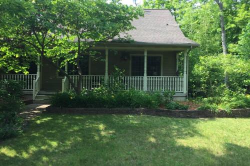Thompsonville House | Explore Family-Friendly Betsie Woods for Your Next Getaway