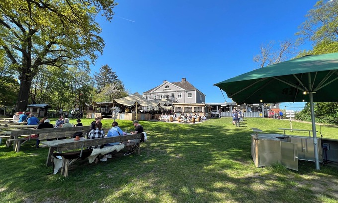 Prisdorf House | Discover Bett4you Peiner Hof: Family-Friendly with Pool