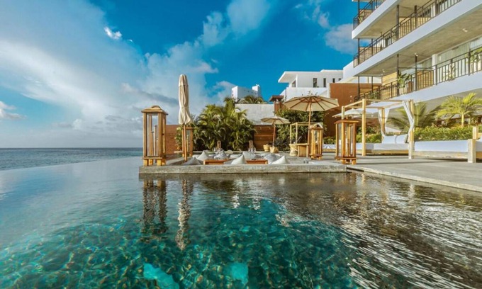 Zona Hotelera Norte House | Ideal Getaway with Pool Access and Free Parking Awaits