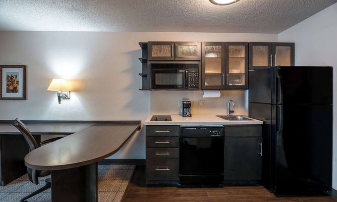 Fossil Creek Apartment | Ideal Getaway: Free Parking, Pet Friendly & Family Focused
