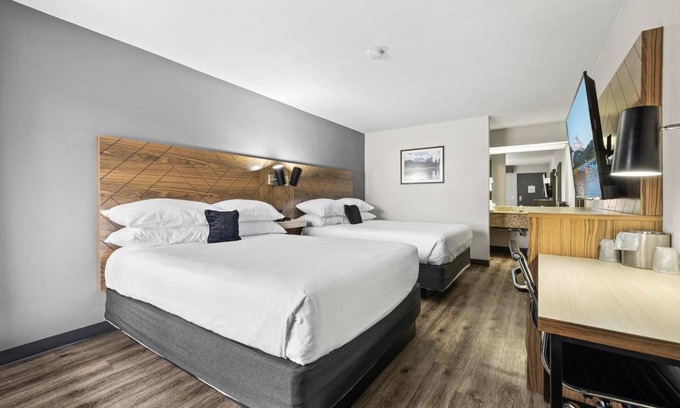 Orchard District Hotel | Your Ideal Family Retreat Near Old Mill District!