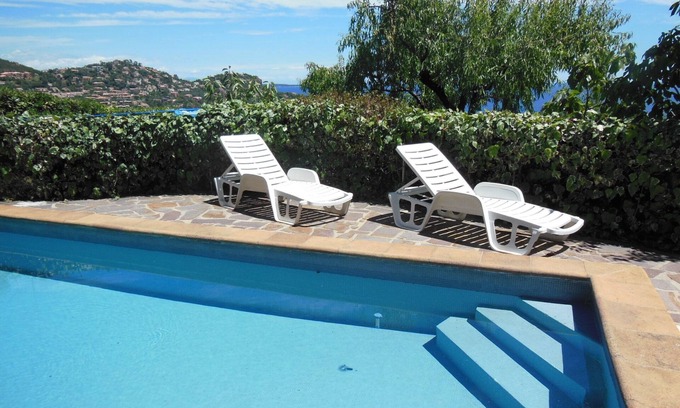 Espero-Pax Apartment | Seaside Retreat near Cannes & St Tropez with Private Pool