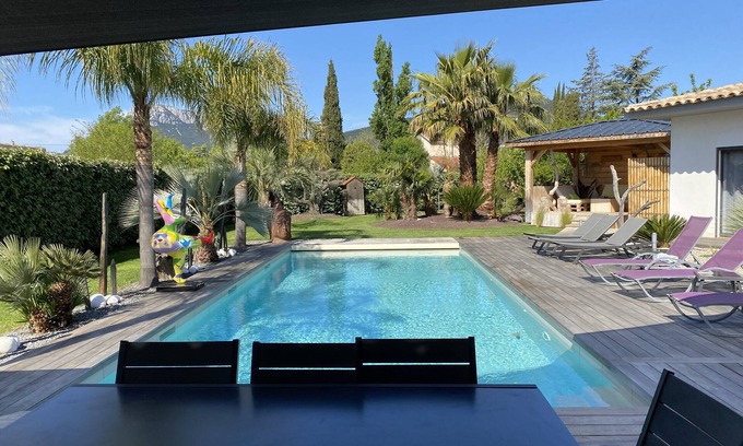 Sollies-Ville House | Discover Villa with Heated Pool Between Cassis & St Tropez
