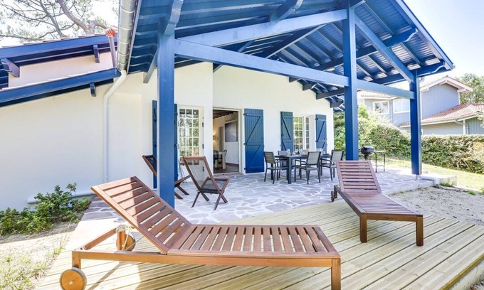 Soorts-Hossegor House | Idyllic Villa Between Lake and Ocean with Spa & Ocean View