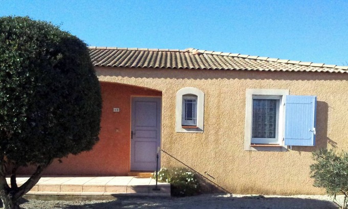 Eyguieres House | Idyllic Retreat: Luberon & Alpilles Comfort House with Pool