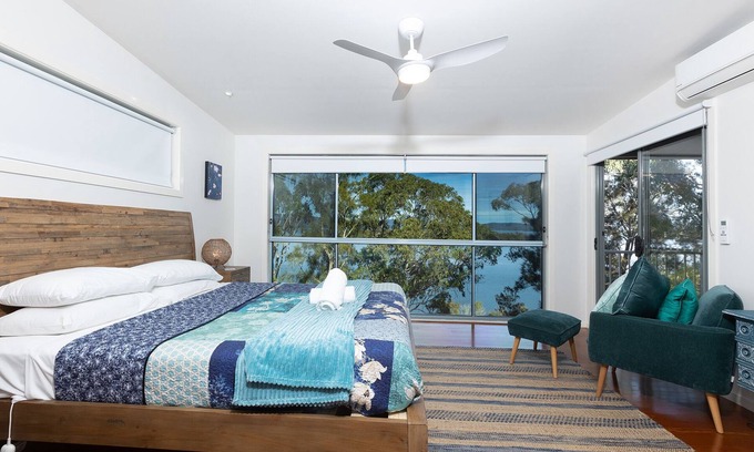 Forster House | Experience Serenity Between the Ocean & Lake with Spa Access