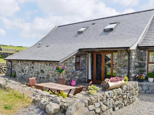 Harlech House | Pet-Friendly Beudy Hen: Guest Rated 9.6/10 for Families