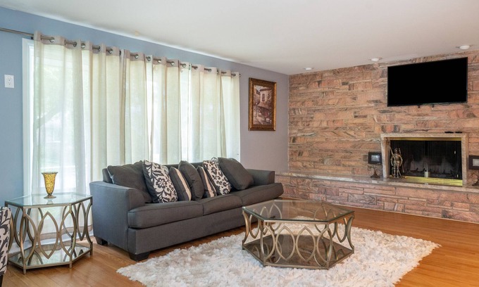 Beverly House | Family-Friendly Beverly Place with Kitchen and Great Reviews