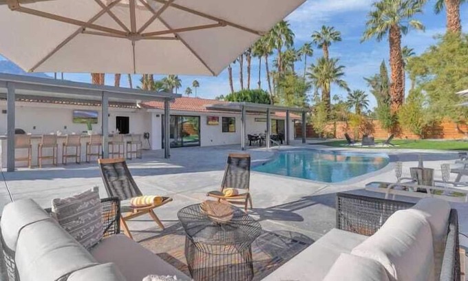 Araby House | Beverly Private Desert Oasis: Rated 10/10, Pet-Friendly Retreat